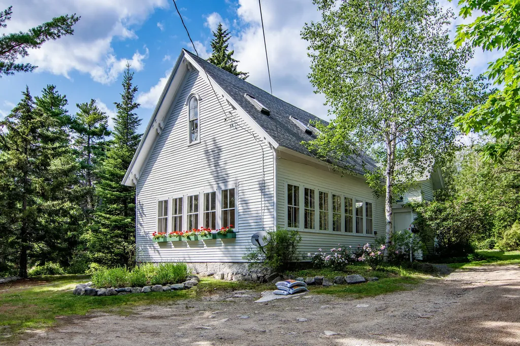 41 Byards Point Road Sedgwick ME 04673