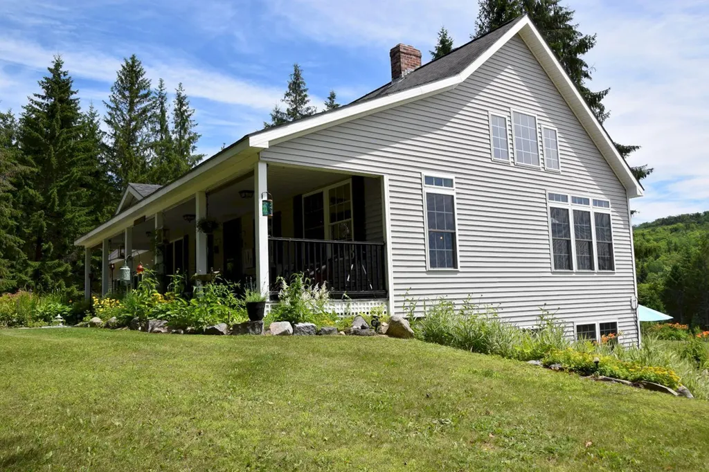 47 Castle Road Harmony ME 04942