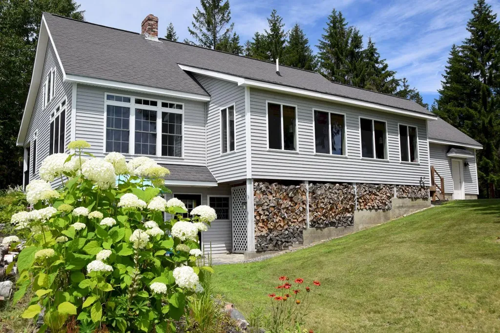 47 Castle Road Harmony ME 04942