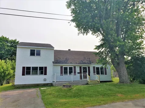 28 Mathews Avenue Waterville ME 04901