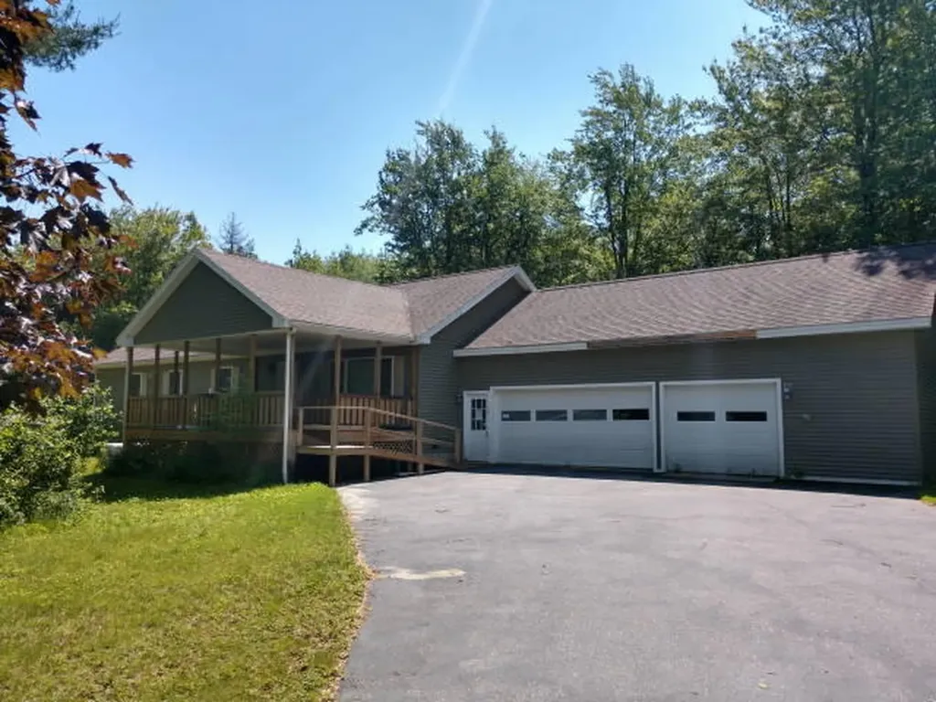 29 Poplar Lane Hancock ME 04640