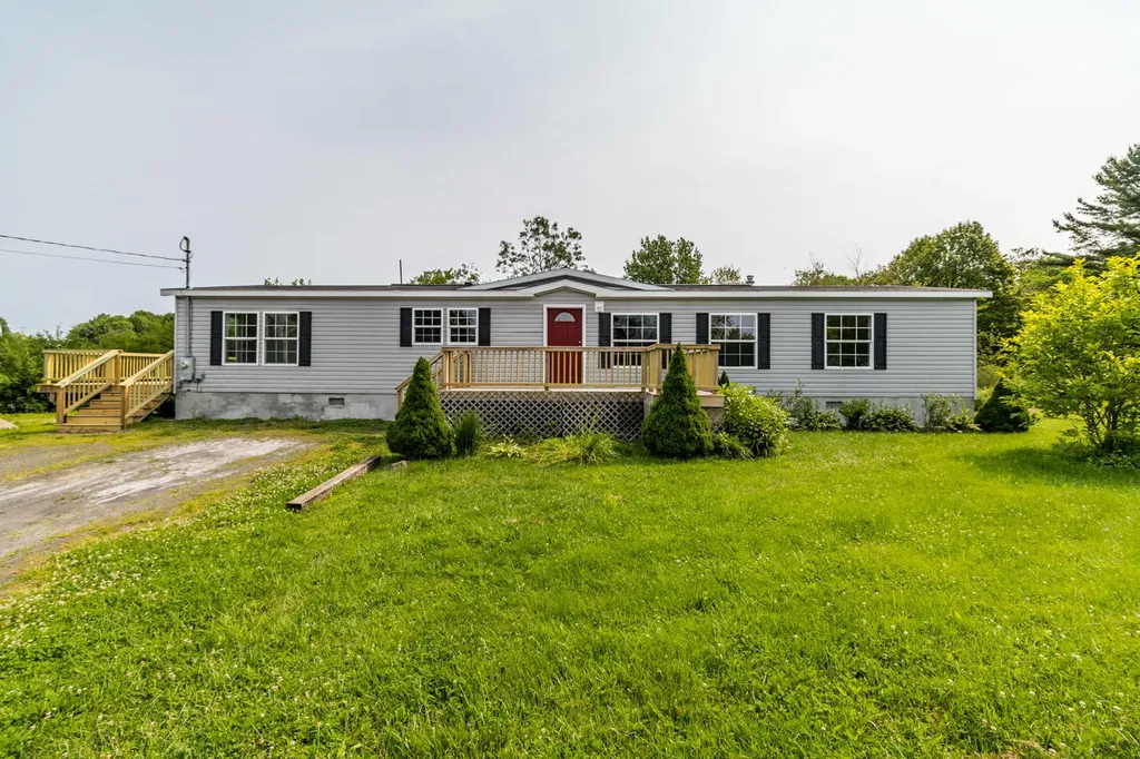 21 Smalleytown Road Saint George ME 04860