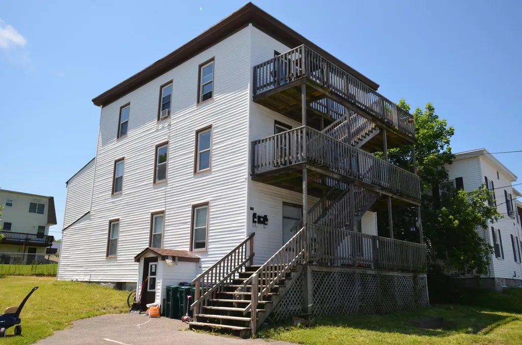 170 Cleaves Street Biddeford ME 04005