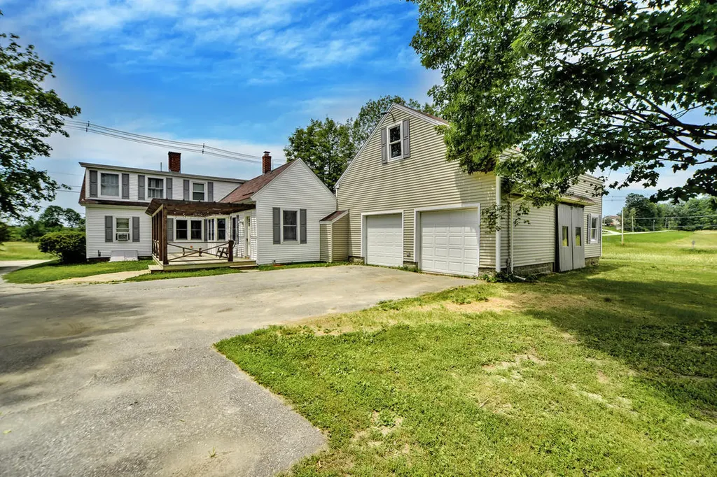 1011 North River Road Auburn ME 04210