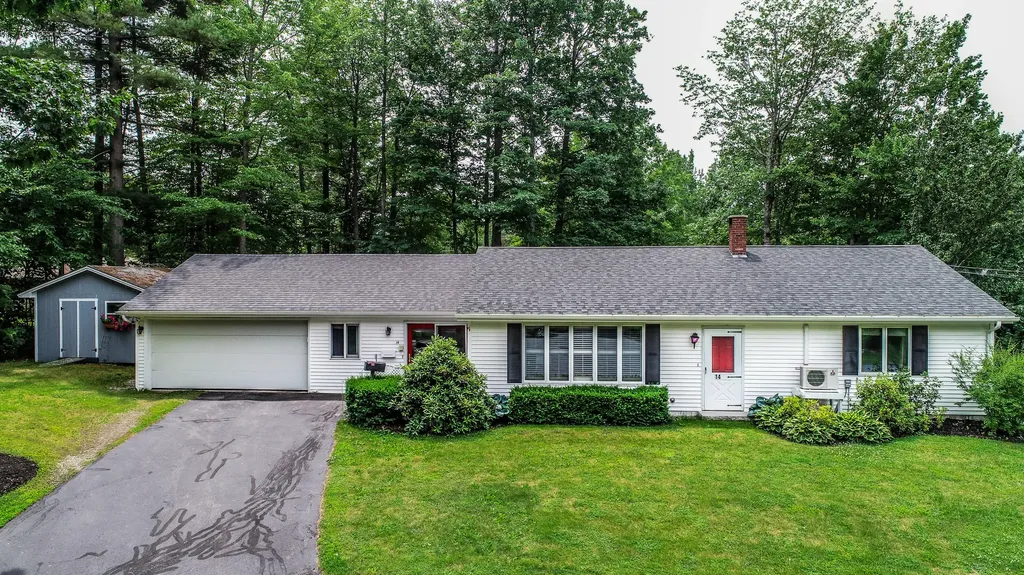 14 Hartwell Lane Augusta ME 04330