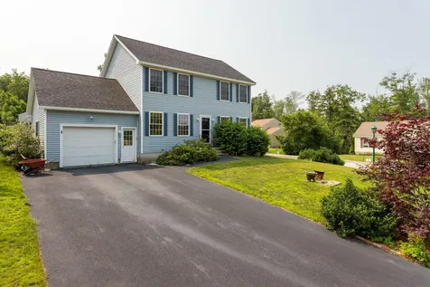 2 Mccue Lane Berwick ME 03901