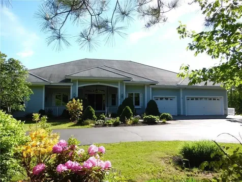 35 Wellington Drive Rockport ME 04856