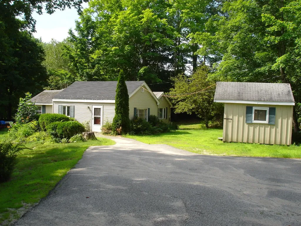 231 Chicopee Road Buxton ME 04093