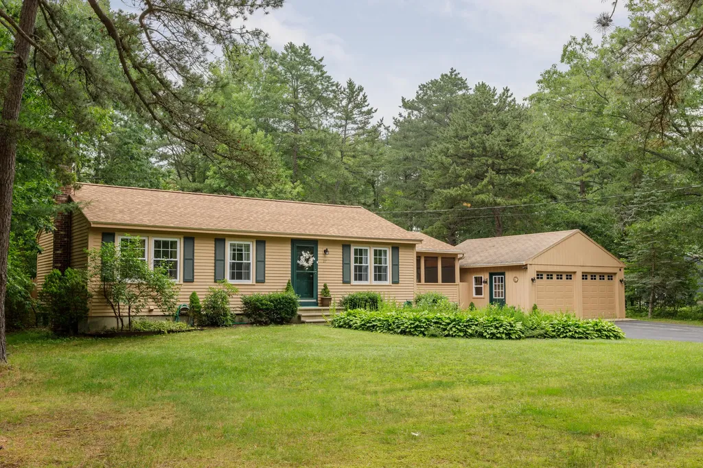 27 Sedgewood Drive Kennebunk ME 04043