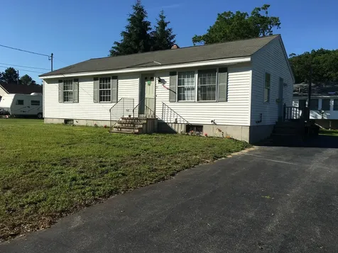 31 Grayson Street Biddeford ME 04005