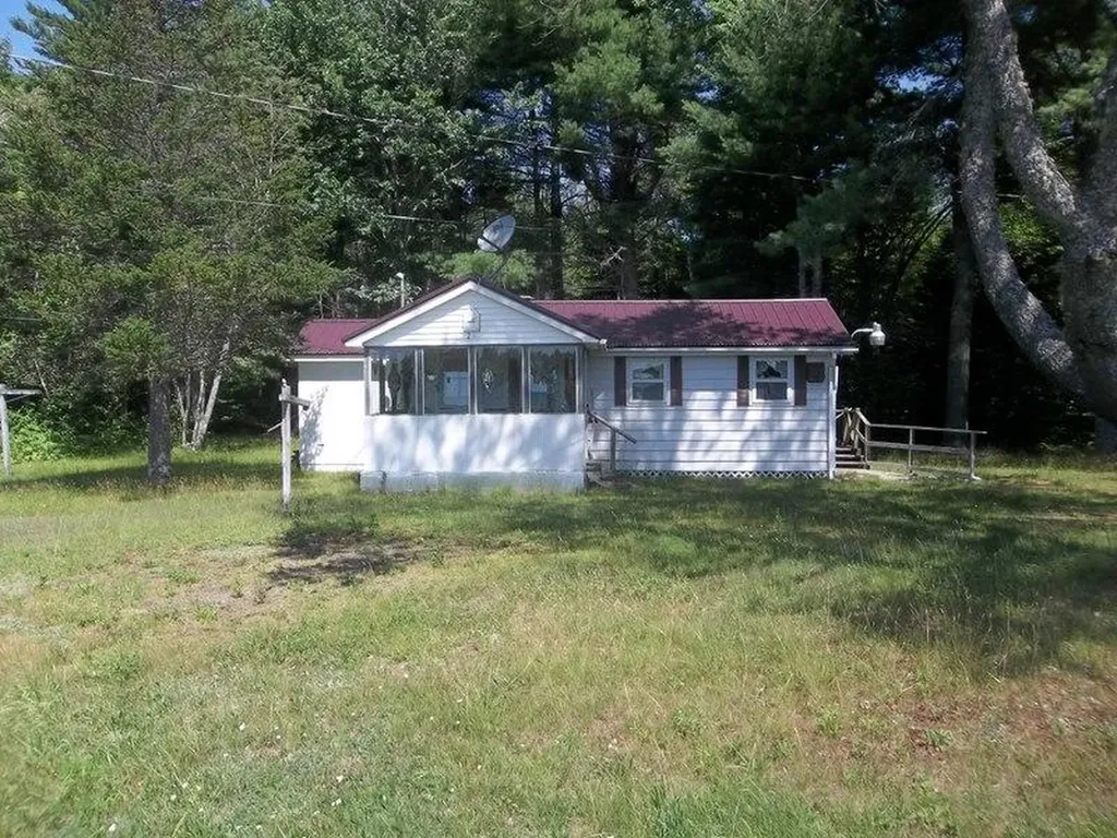 28 Berry Road Alexander ME 04694