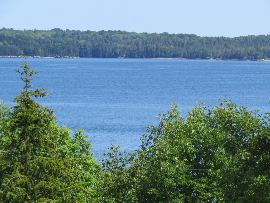 251 Shore Road Northport ME 04849