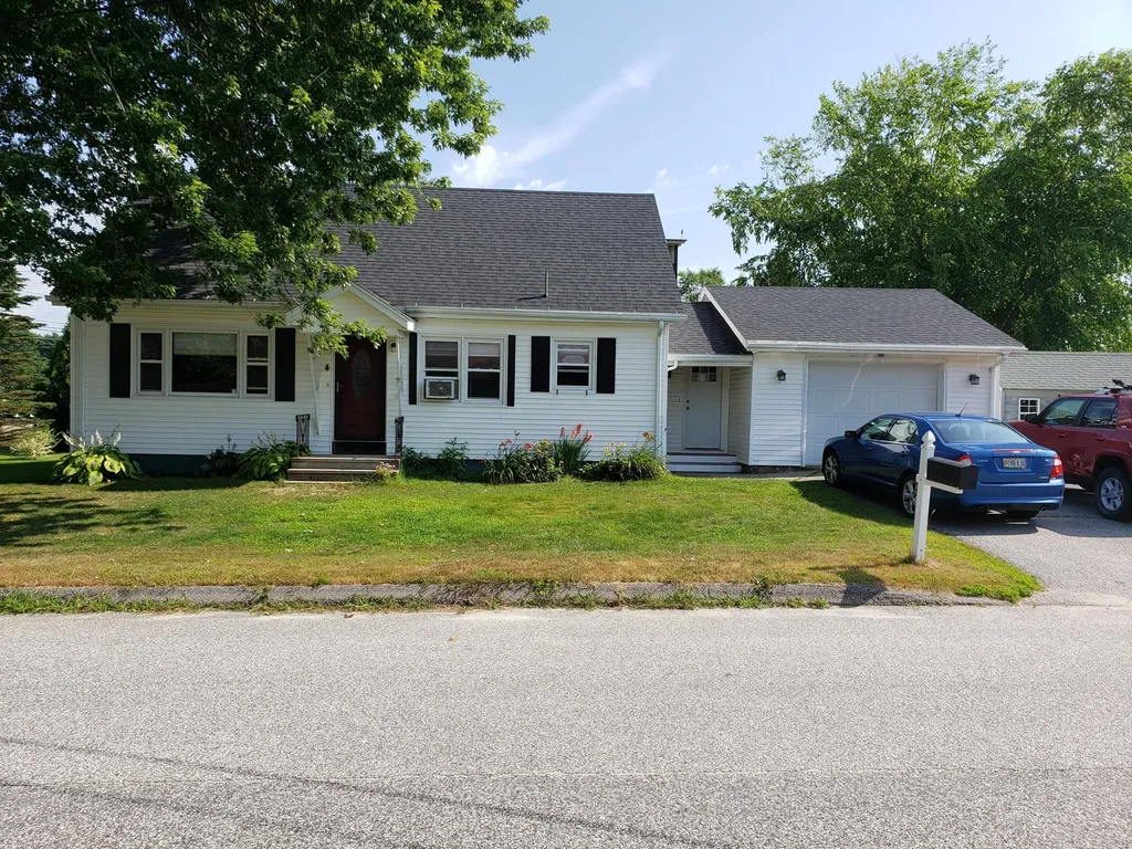 4 Arbania Street Auburn ME 04210