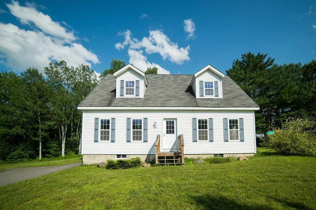 35 Cardinal Way Bangor ME 04401