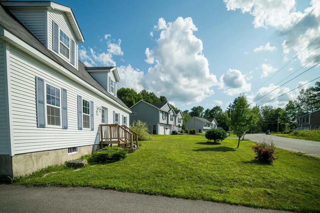 35 Cardinal Way Bangor ME 04401