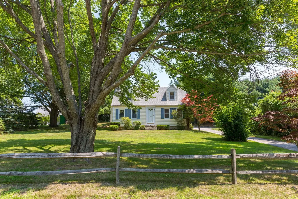 250 Black Point Road Scarborough ME 04074