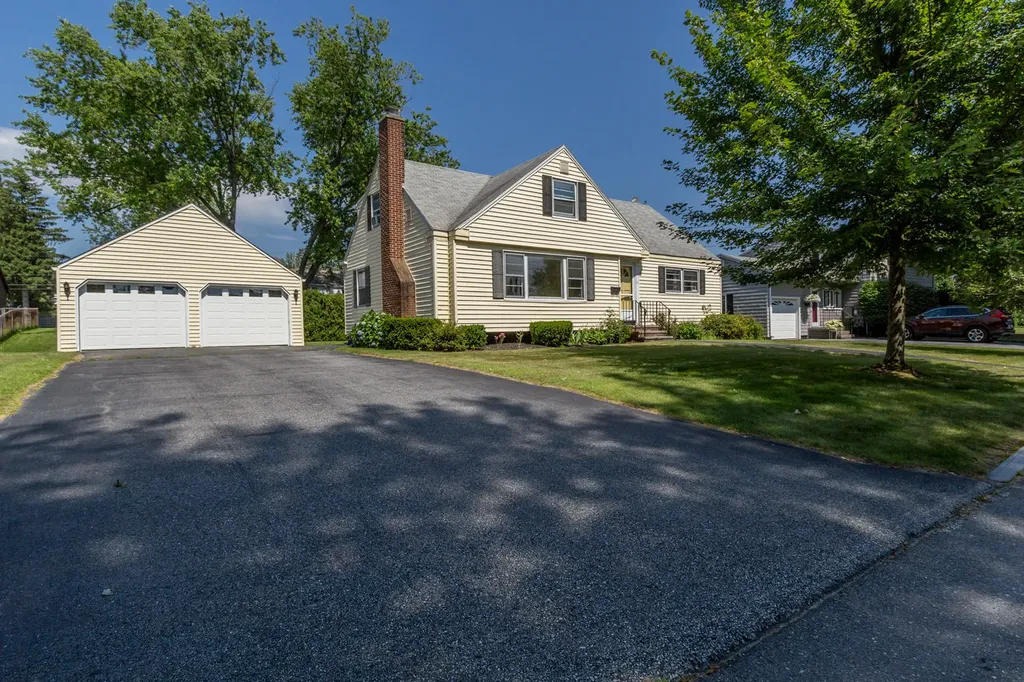 11 Woodfield Road Portland ME 04102