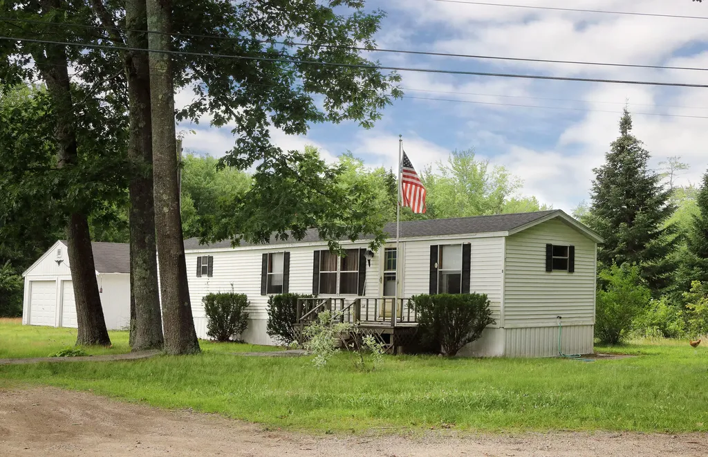 9 Old Logging Road Arundel ME 04046