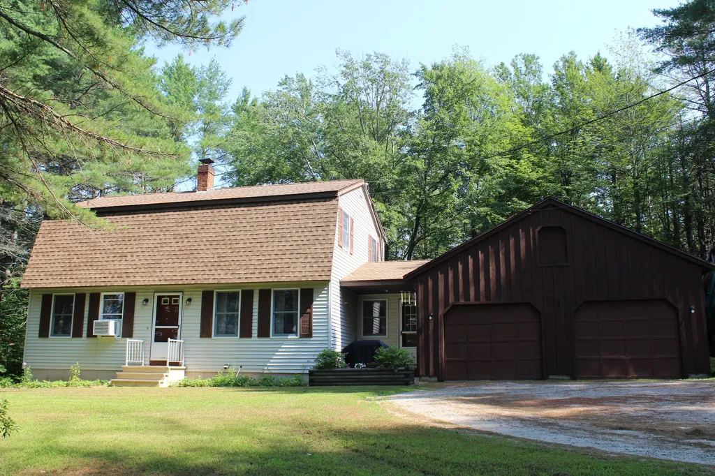 31 Quaker Meeting House Road Durham ME 04222