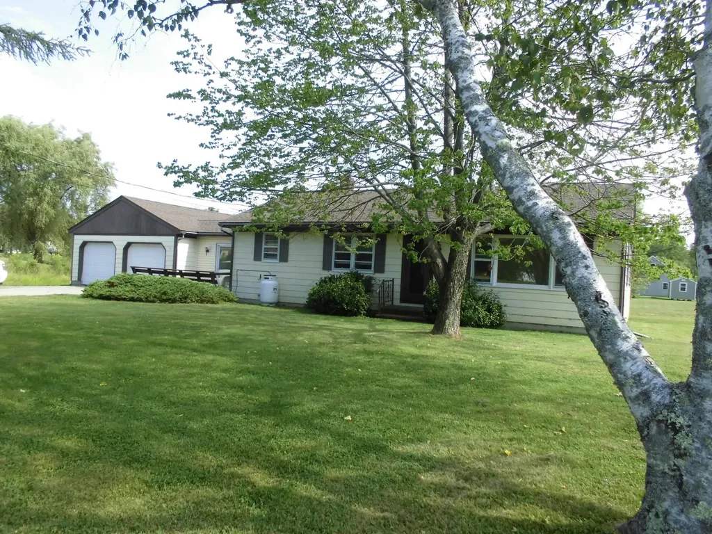 15 Page Avenue Wiscasset ME 04578