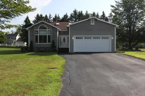 7 Lamplighter Circle Auburn ME 04210