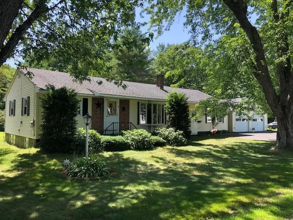 8 Roy Street Norridgewock ME 04957