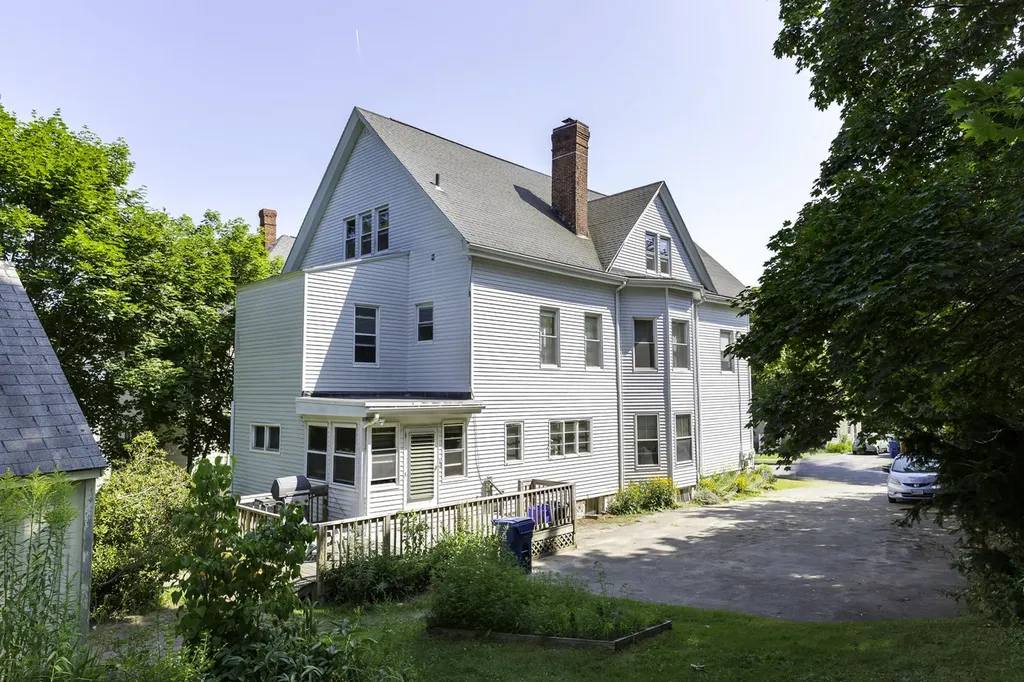 18 Norwood Street Portland ME 04103
