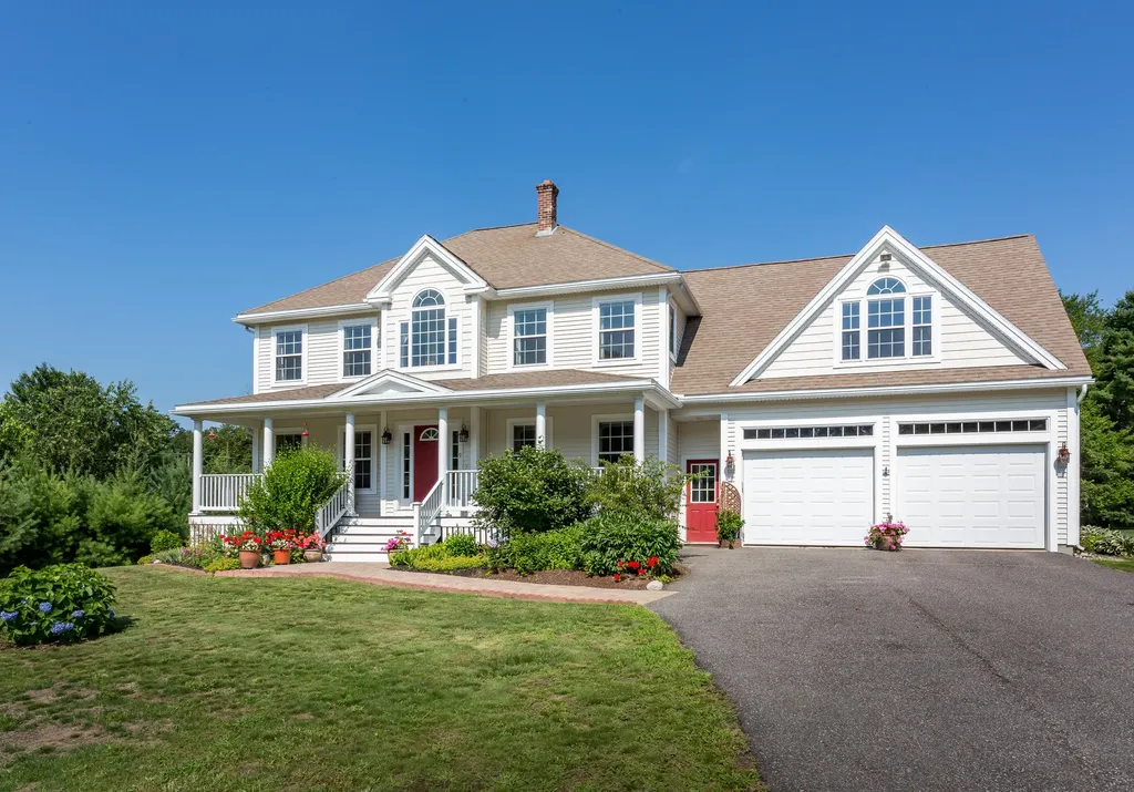 9 Champagne Lane Freeport ME 04032