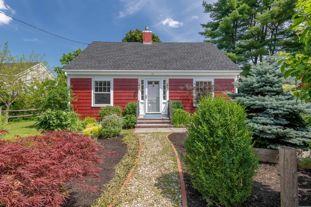 13 Greenway Drive Falmouth ME 04105