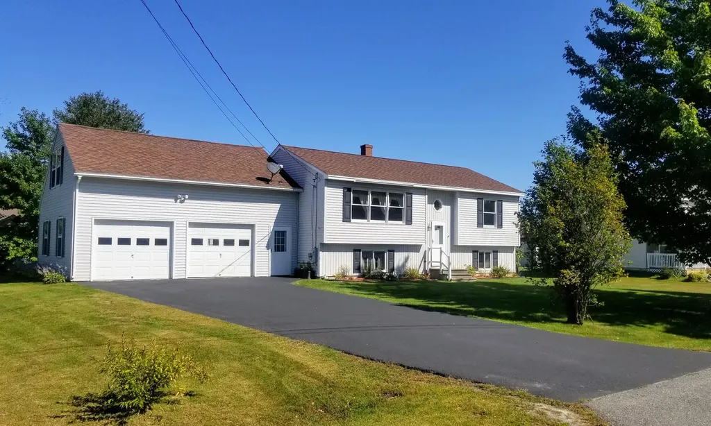 8 Valley Farms Road Fairfield ME 04937
