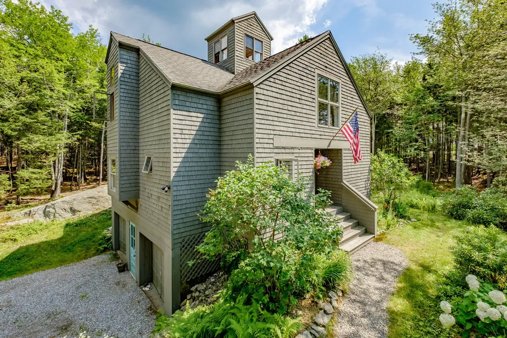 103 Reach Road Harpswell ME 04079