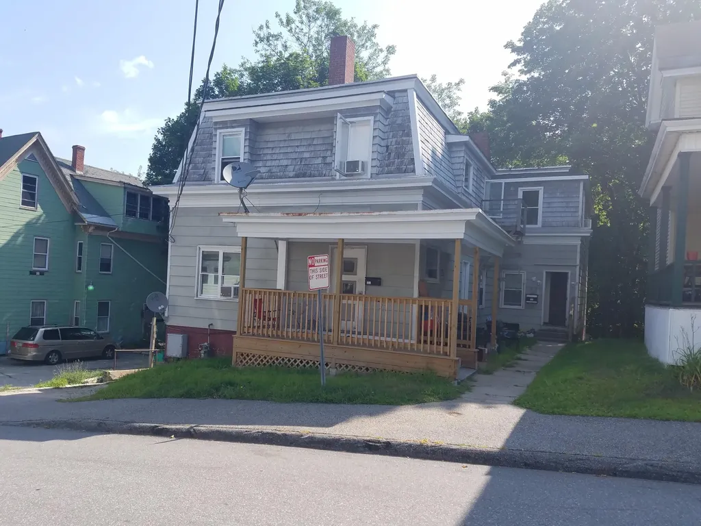 8 Laurel Avenue Auburn ME 04210