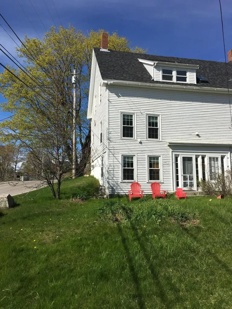 3 School Street Vinalhaven ME 04863