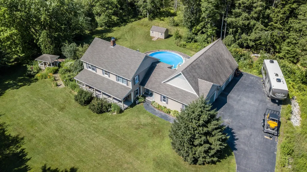 80 Center Road Gray ME 04039