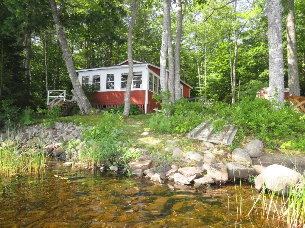 11 N 3rd Avenue Lincolnville ME 04849
