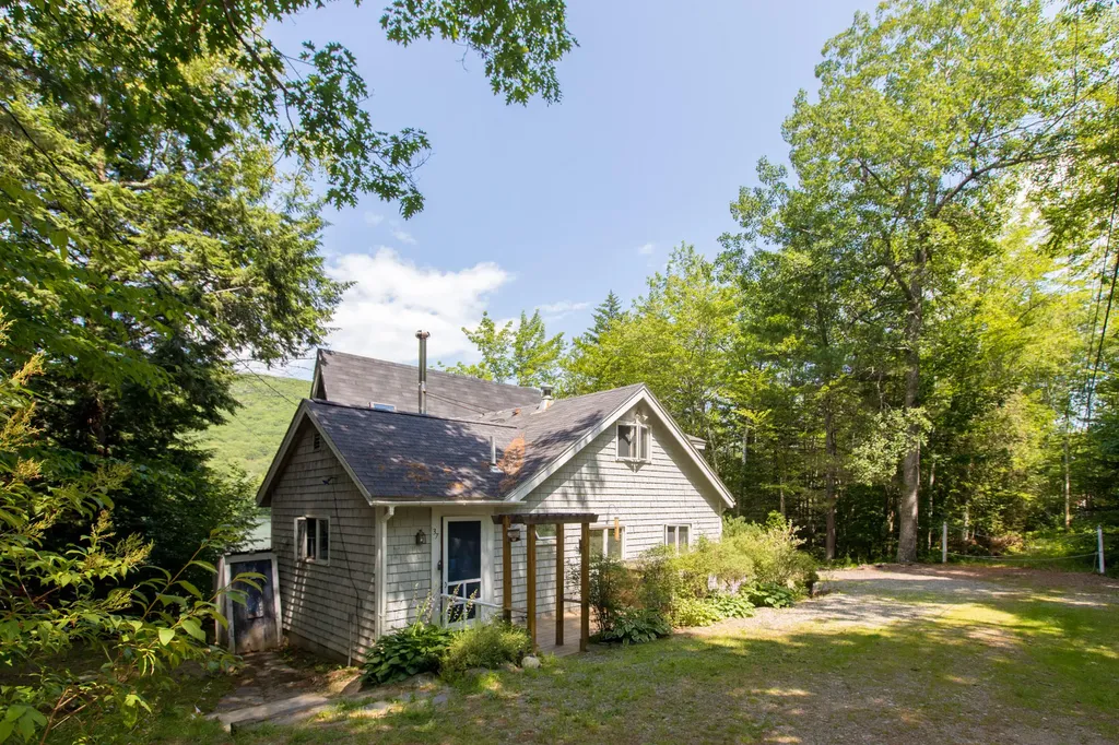 37 Levenseller Road Searsmont ME 04973