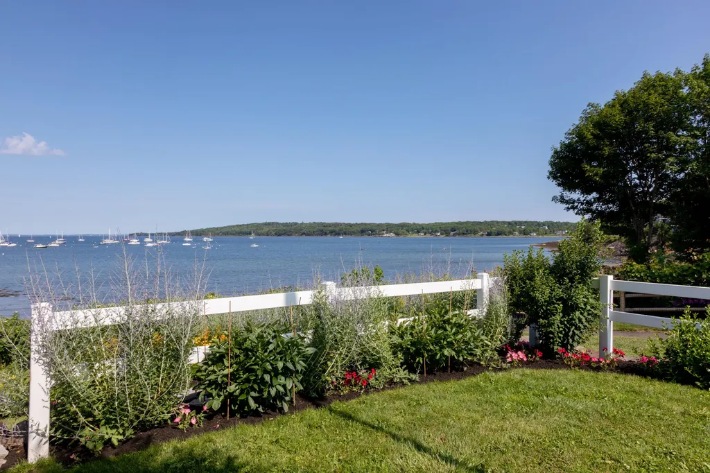 26 Harborside Terrace Owls Head ME 04854