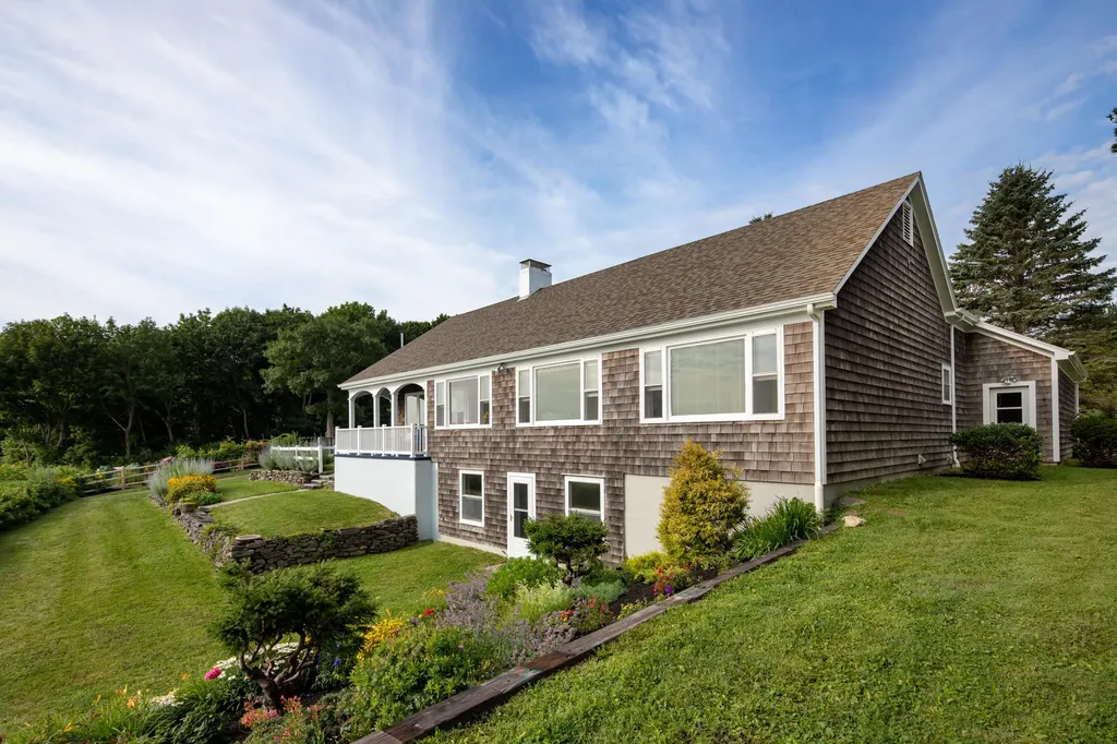 26 Harborside Terrace Owls Head ME 04854