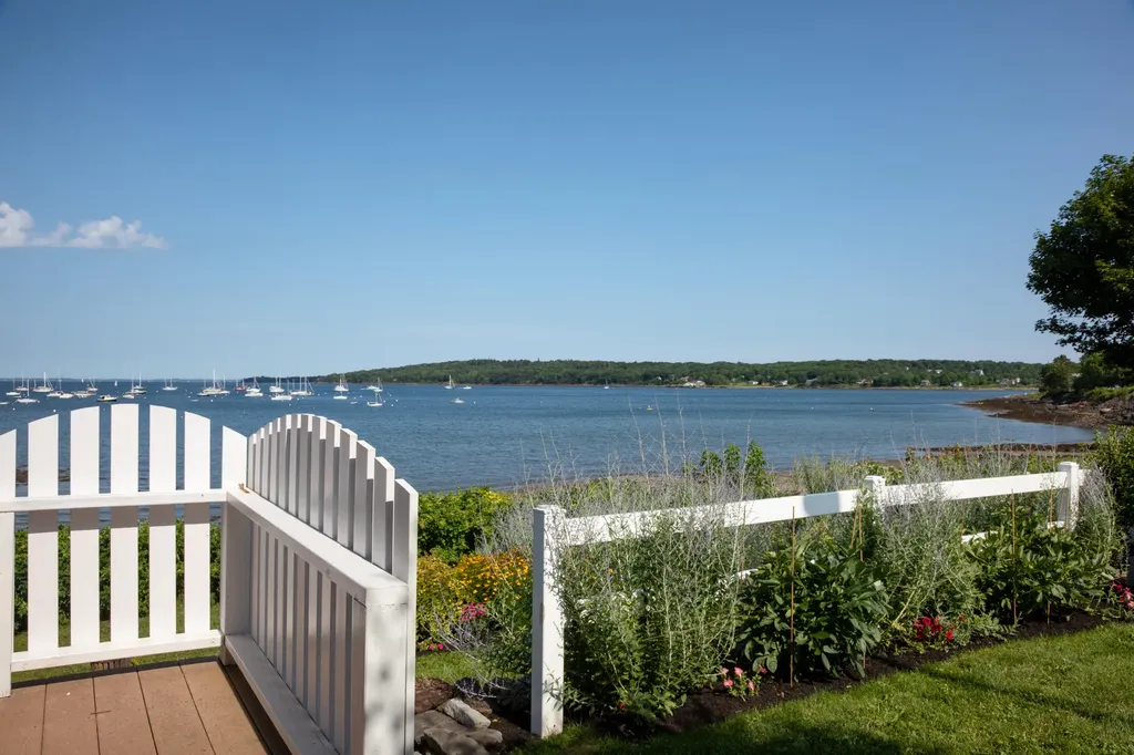 26 Harborside Terrace Owls Head ME 04854