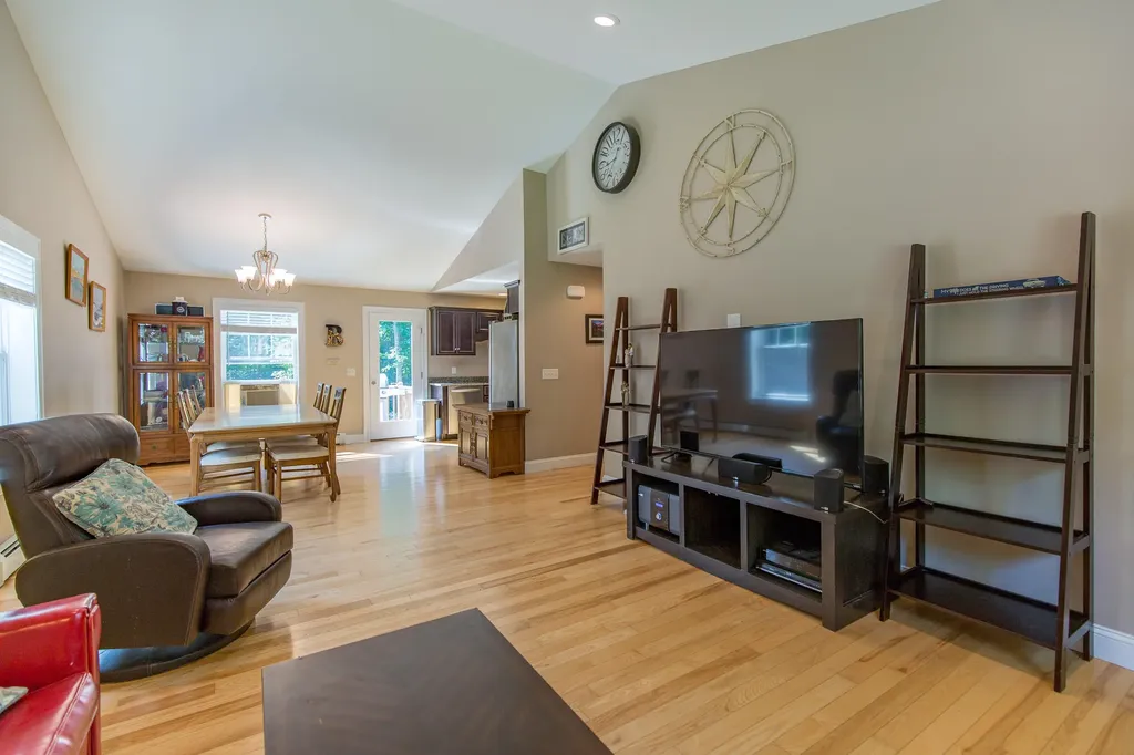 123 Grant Road Saco ME 04072
