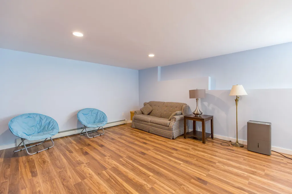 123 Grant Road Saco ME 04072