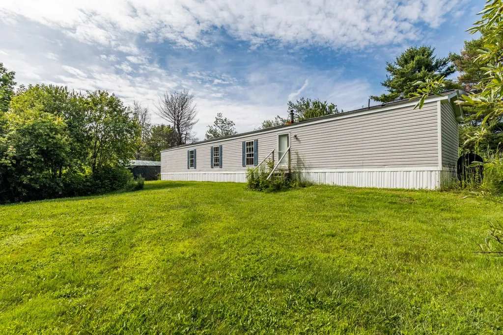 3082 Camden Road Warren ME 04864
