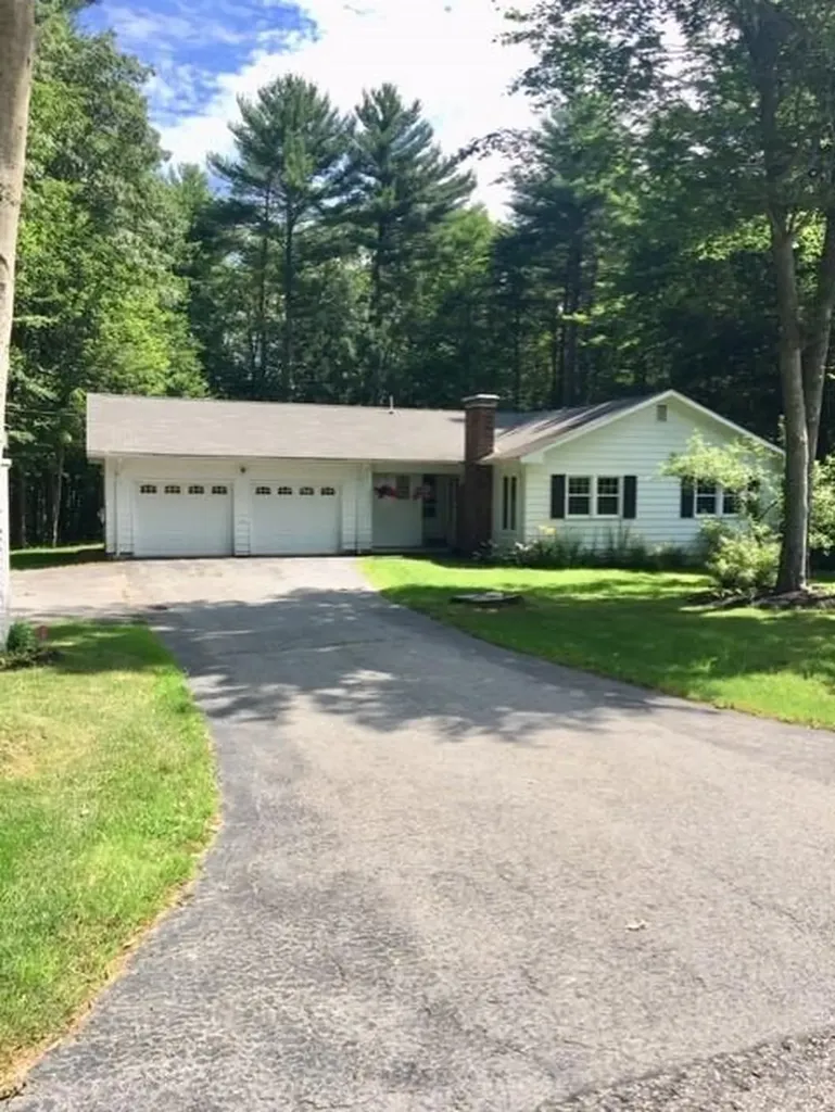 15 Gloria Street Gorham ME 04038