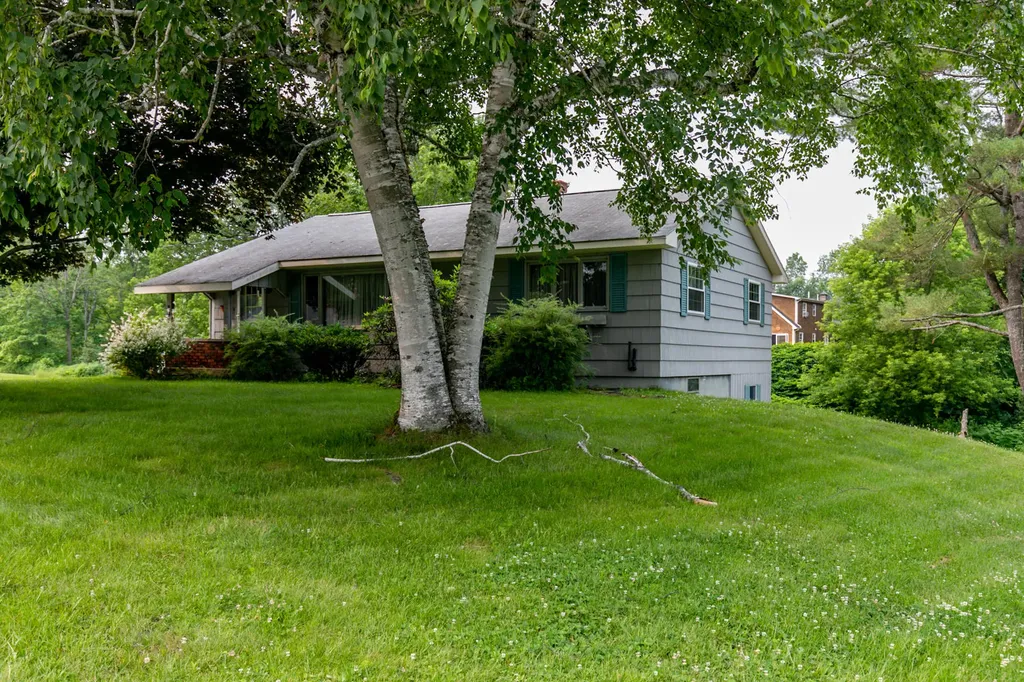 297 Stetson Road Lewiston ME 04240