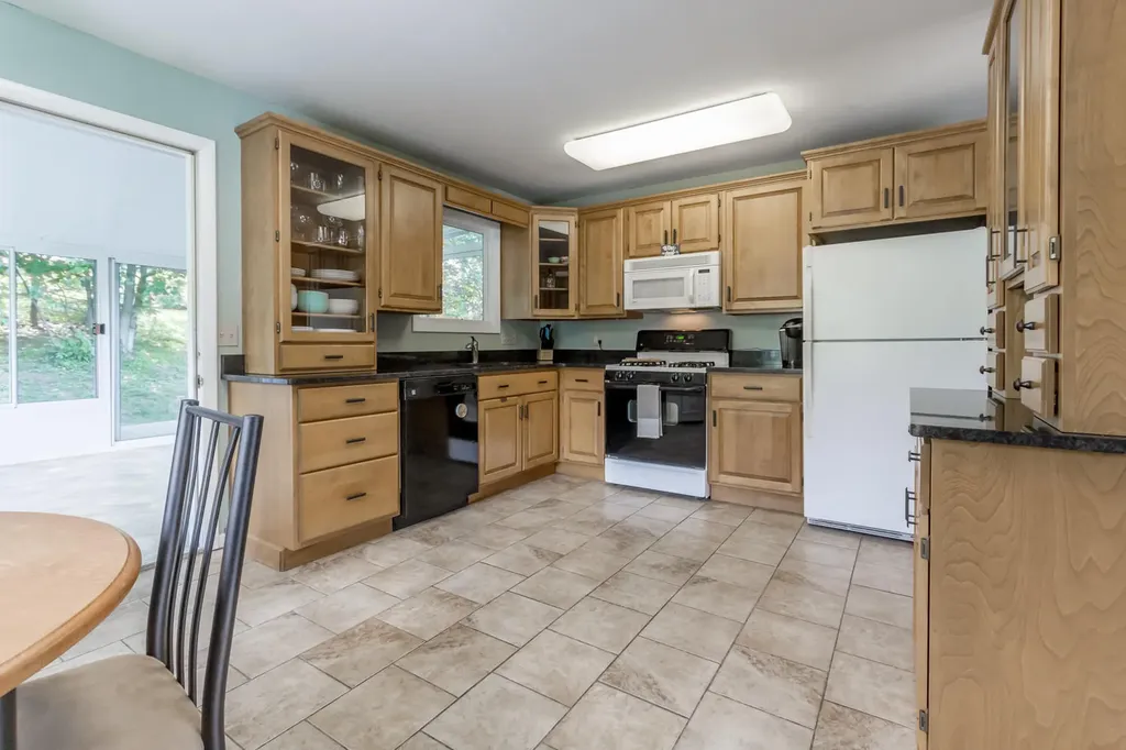4 Swale Lane Lewiston ME 04240