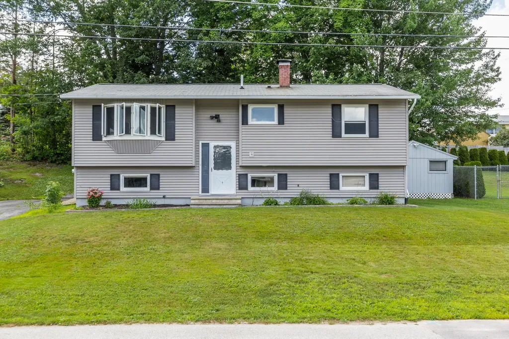 4 Swale Lane Lewiston ME 04240