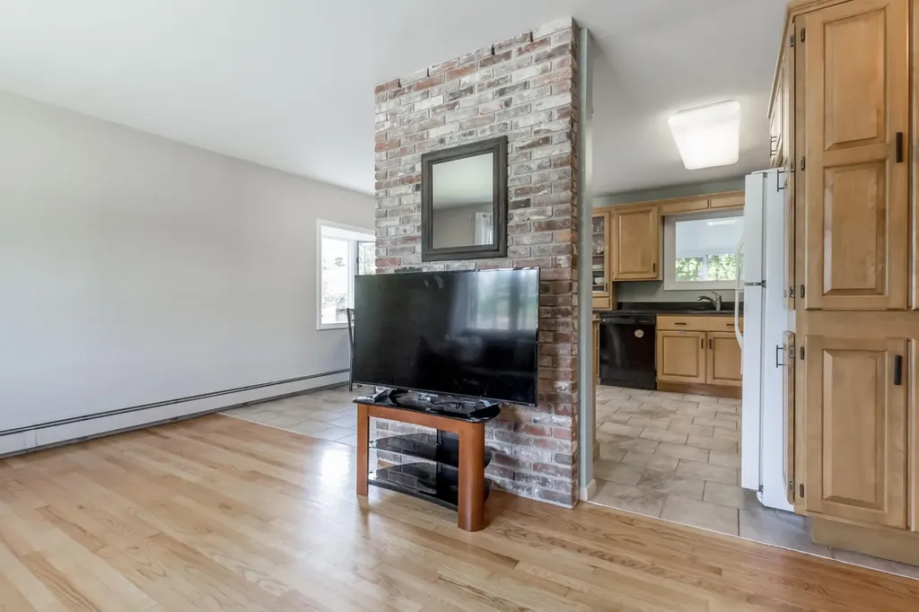 4 Swale Lane Lewiston ME 04240
