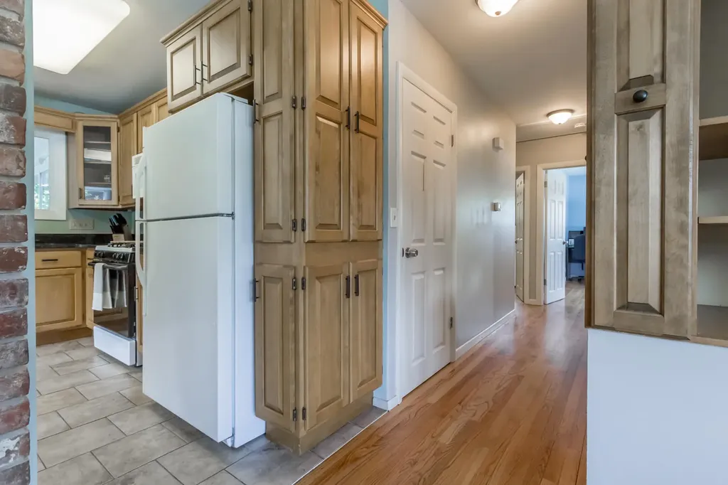 4 Swale Lane Lewiston ME 04240