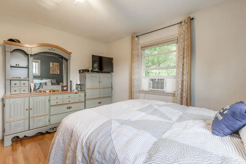 4 Swale Lane Lewiston ME 04240