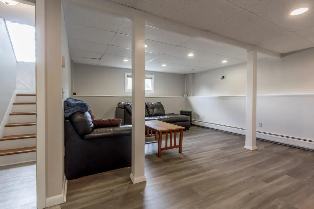 4 Swale Lane Lewiston ME 04240